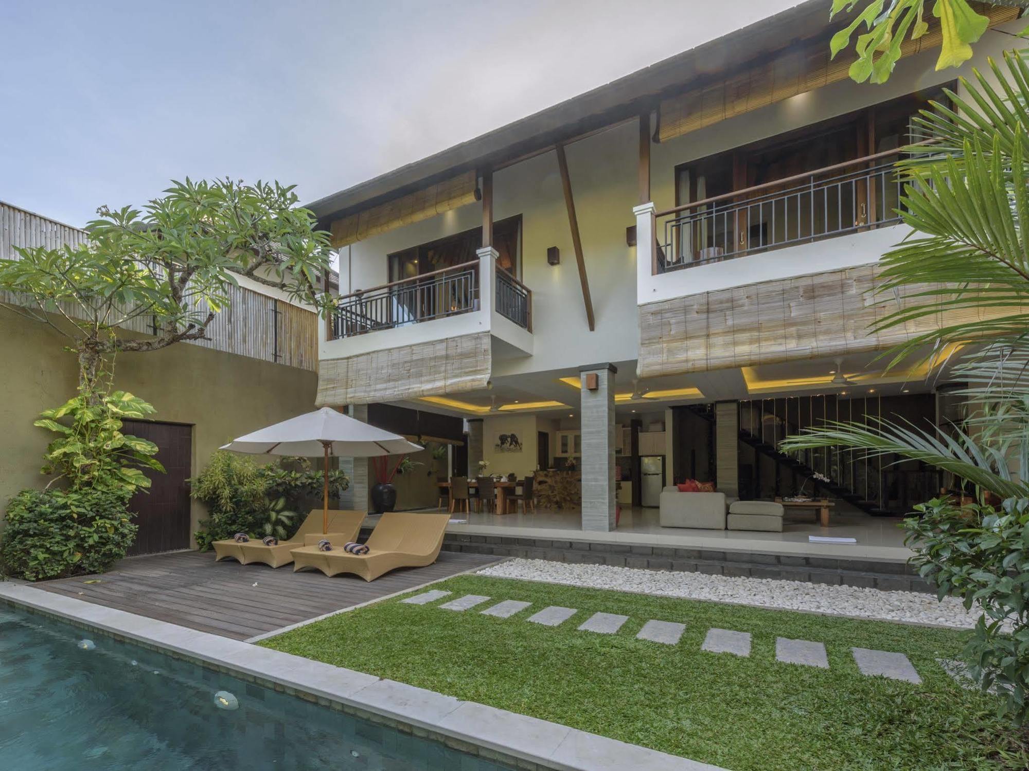 The Kumpi Villas Seminyak Eksteriør billede